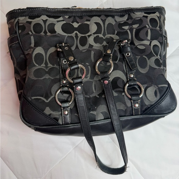 A Black Coach Signature Hand Bag. F13053 - Picture 6 of 12